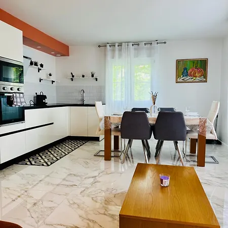 Apartment Trigone Premium 4 Stars *